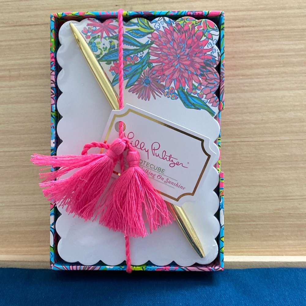 NWT LILLY PULITZER NOTE CUBE